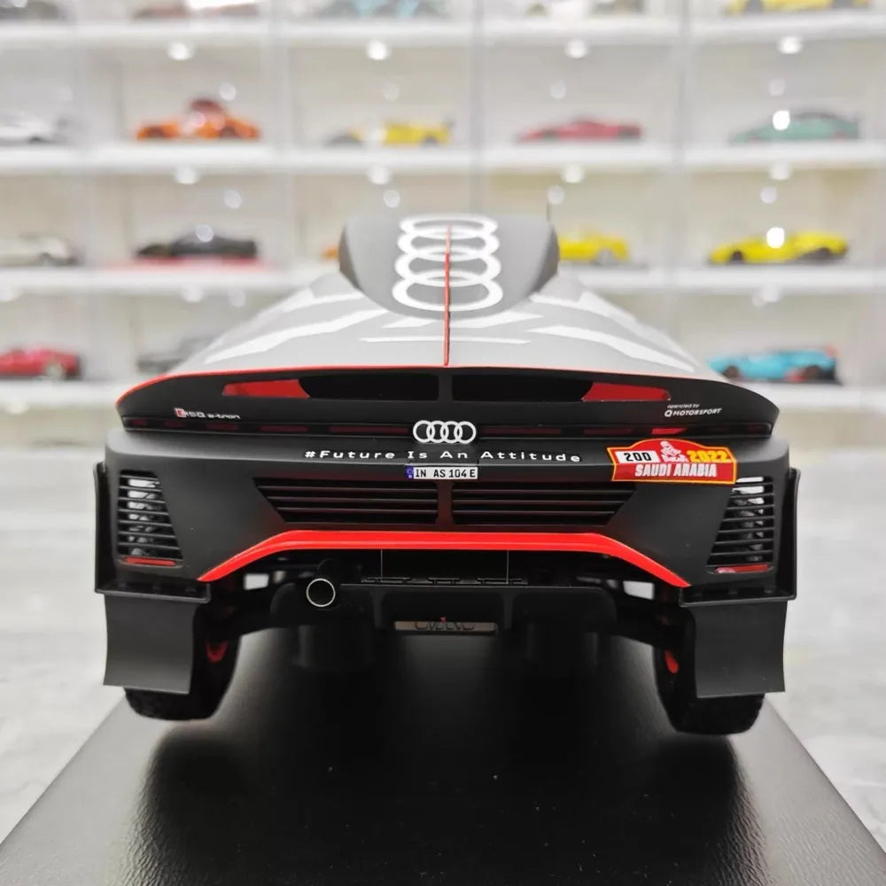 [Spark] 1:18 Audi 2022 RS Q E-Tron Dakar No.200 S. Peterhansel - E. Boulanger modellbil harts