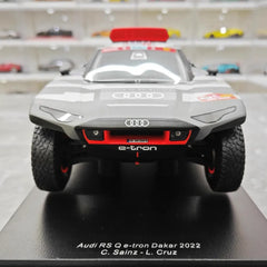 [Spark] 1:18 Audi 2022 RS Q E-Tron Dakar No.202 C. Sainz - L.Cruz Model Car Resin