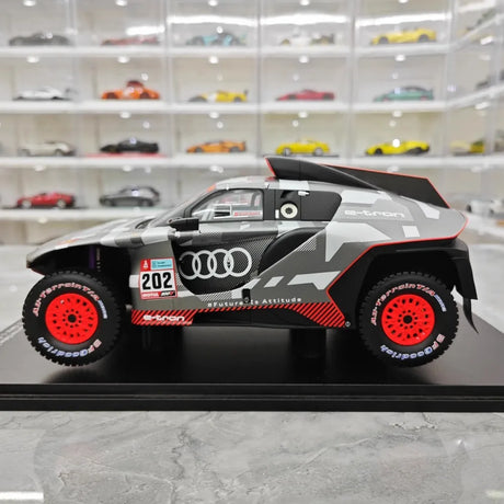 [Spark] 1:18 Audi 2022 RS Q E-Tron Dakar No.202 C. Sainz - L.Cruz Model Car Resin