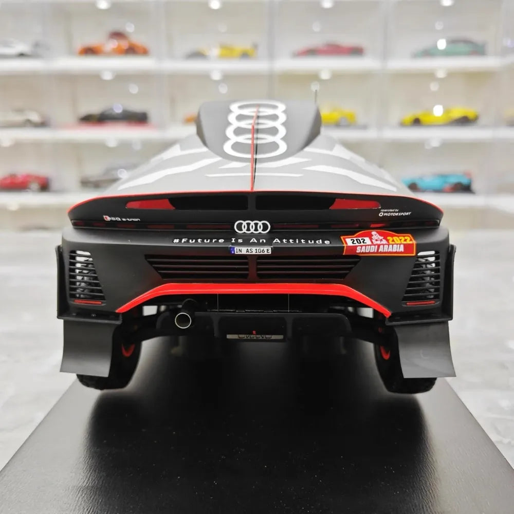 [Spark] 1:18 Audi 2022 RS Q E-Tron Dakar No.202 C. Sainz - L.Cruz モデルカー レジン