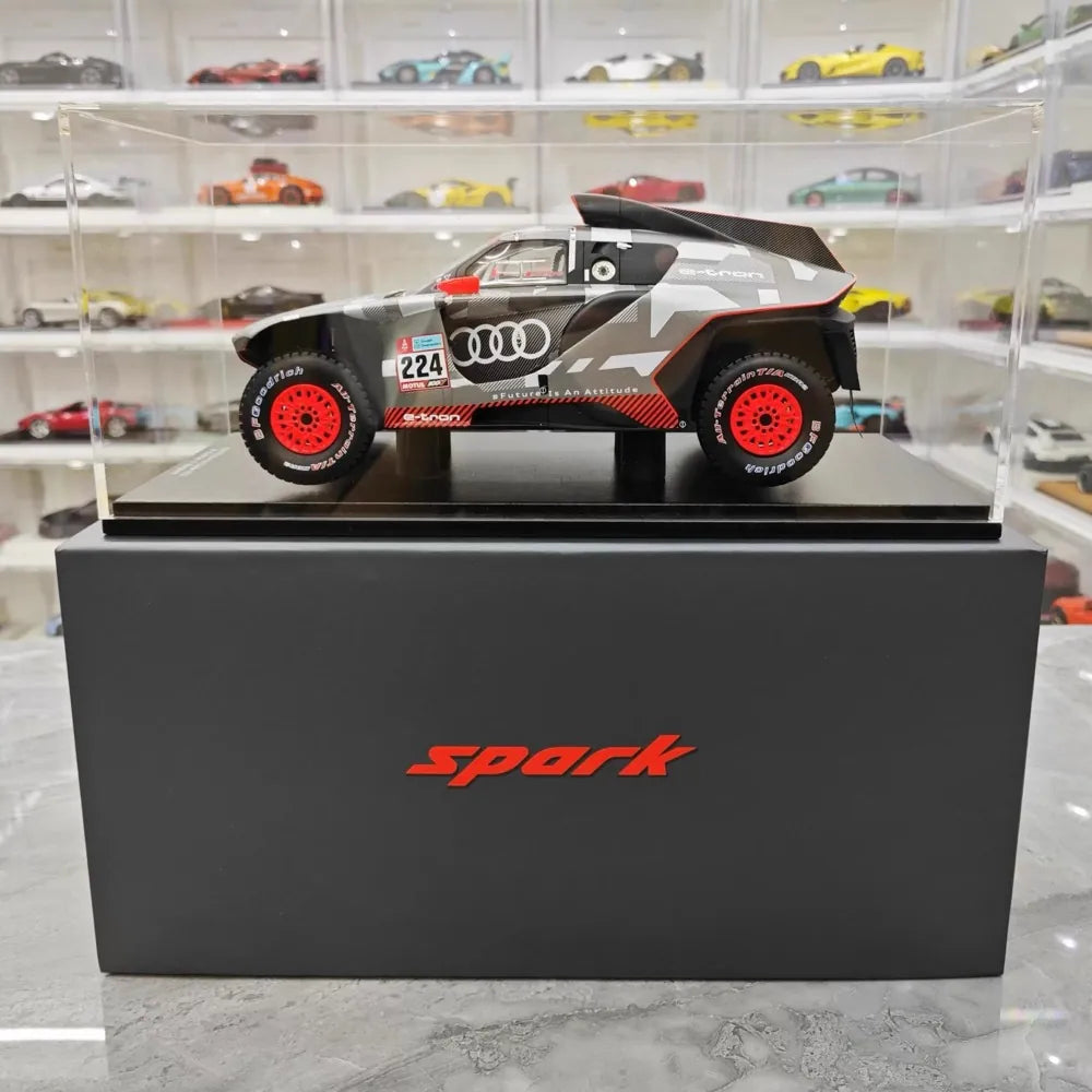 [Spark] 1:18 Audi 2022 RS Q E-Tron Dakar No.224 M. Ekstrom - E. Bergkvist Model Car Resin