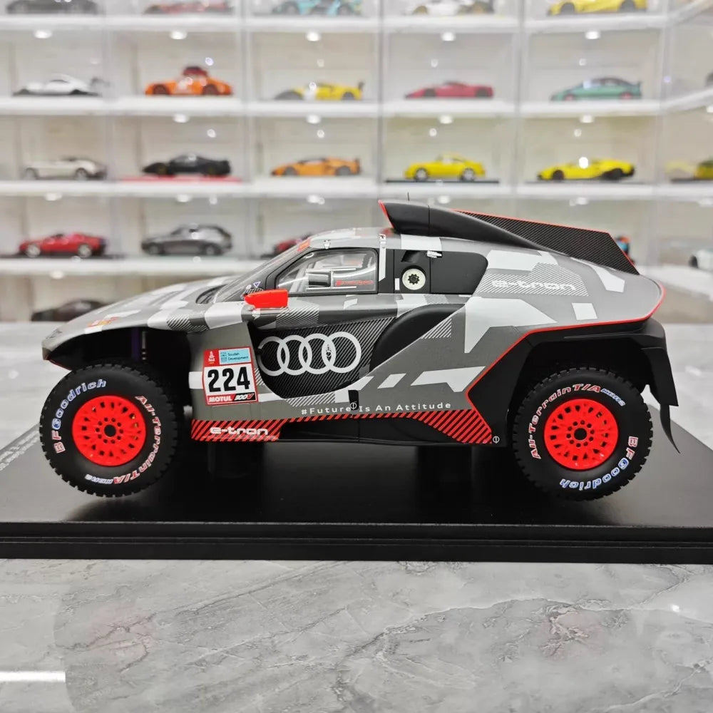 [Spark] 1:18 Audi 2022 RS Q E-Tron Dakar No.224 M. Ekstrom - E. Bergkvist Model Car Resin