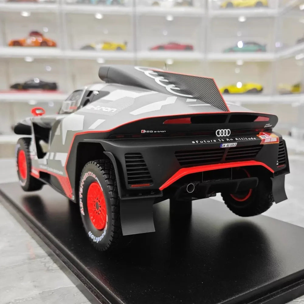 [Spark] 1:18 Audi 2022 RS Q E-Tron Dakar No.224 M. Ekstrom - E. Bergkvist Model Car Resin