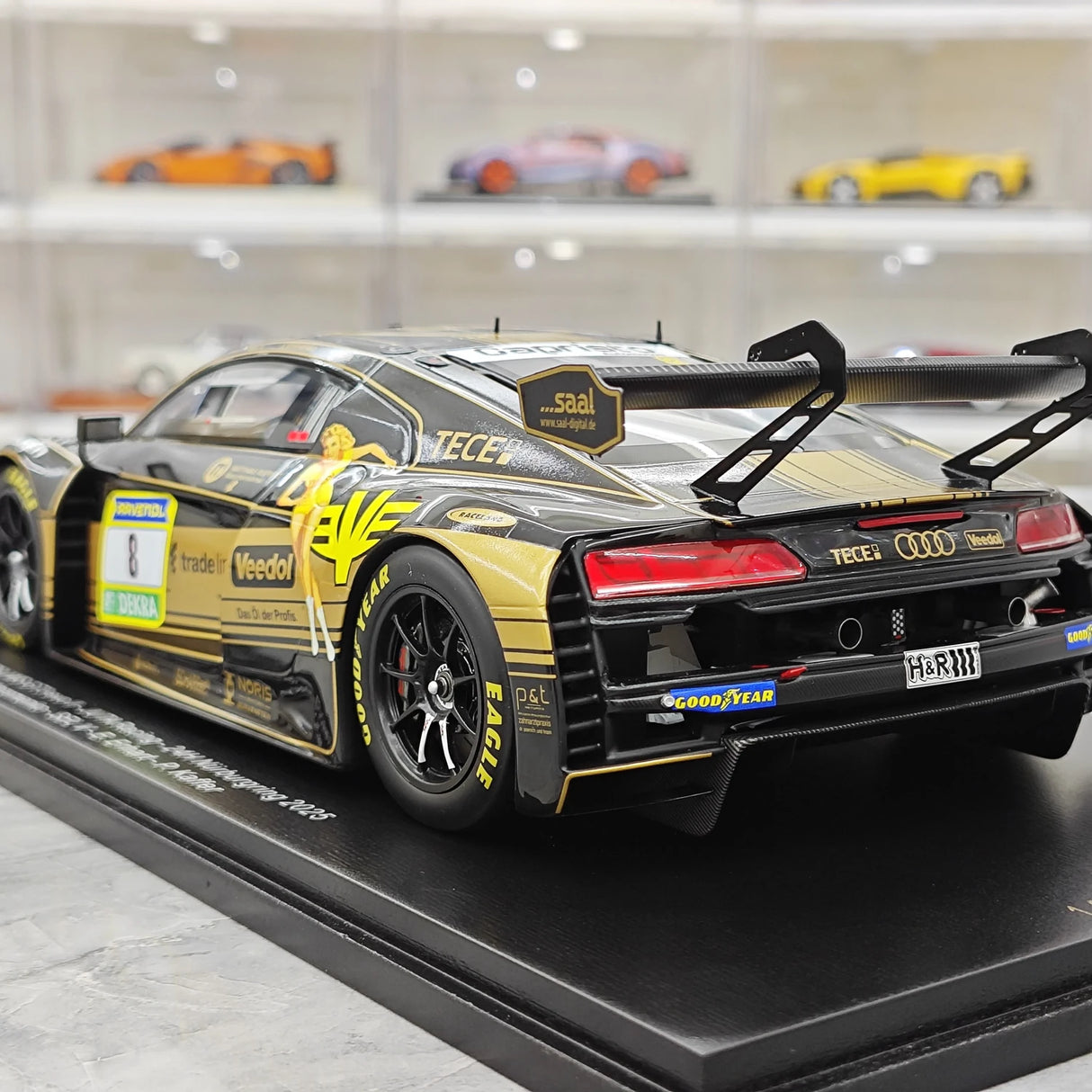 Audi 2025 R8 LMS GT3 EVO II #8 1:18 modello da collezione in resina Nurburgring 24h di Spark - vista 6
