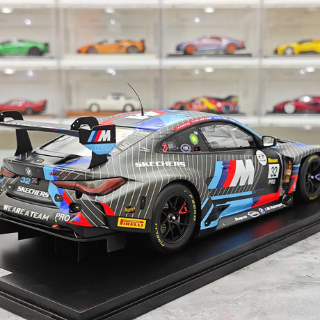 BMW 2025 M4 GT3 EVO #32 1:18 Gewinner Bathurst 12h Resin-Sammelmodell von Spark – siehe 8