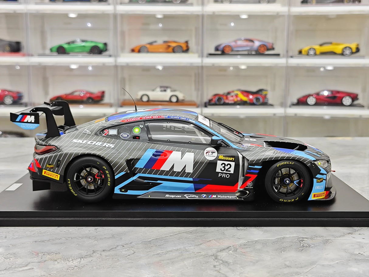 BMW 2025 M4 GT3 EVO #32 1:18 Winner Bathurst 12h modello collezionabile in resina di Spark - vista 9