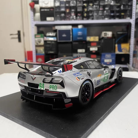 [Spark] 1:18 Chevrolet 2014 Corvette C7.R #64 Redline WEC Model Car Resin / Closed Body