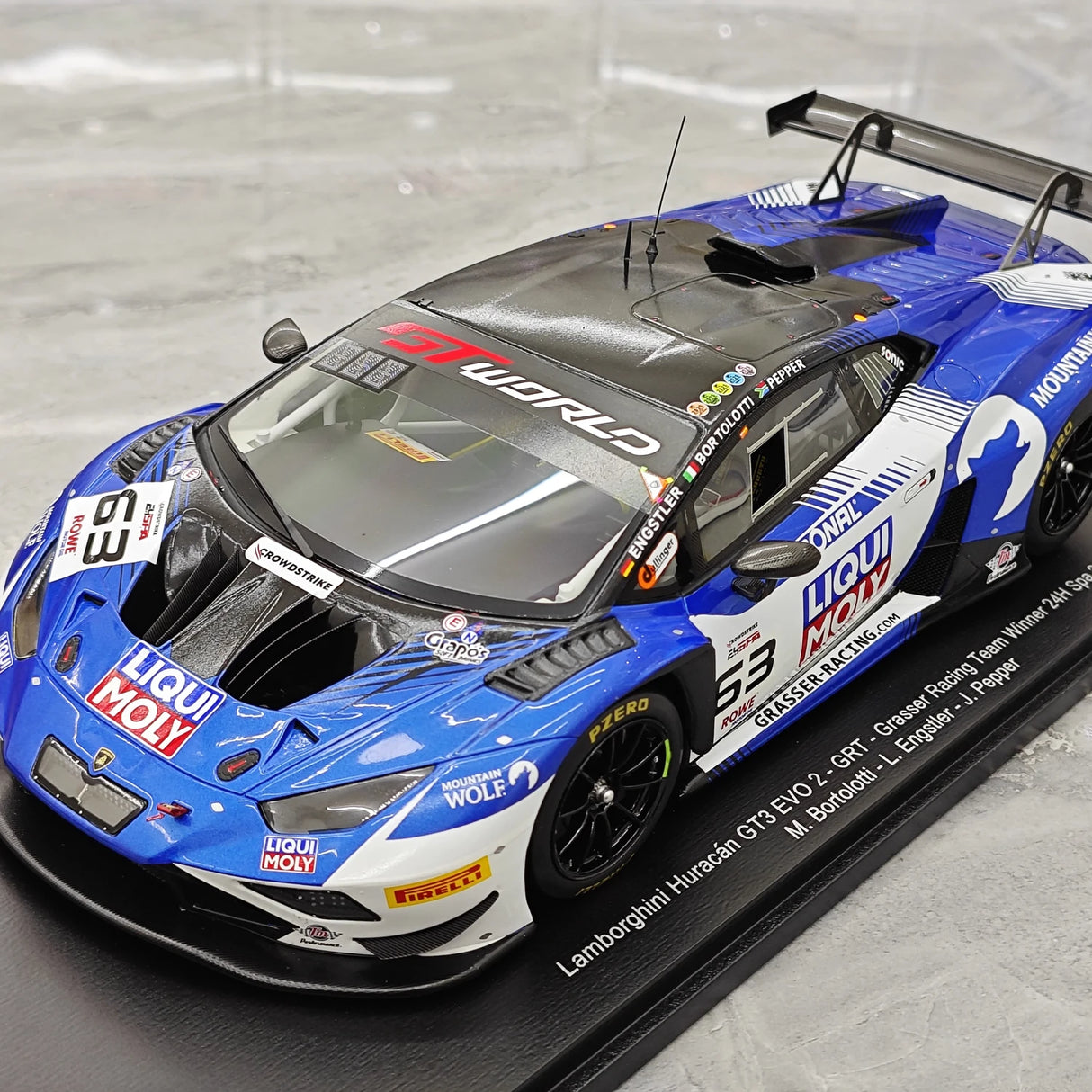 Lamborghini 2025 Huracan GT3 EVO2 #63 1:18 Voittaja 24h Spa -hartsikeräilymalli Spark :ltä – näytä 4