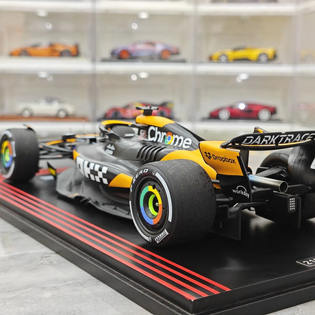 1:18 McLaren 2024 MCL38 #81 Aserbaidschan GP Oscar Piastri F1 Resin-Modell von Spark – Ansicht 6