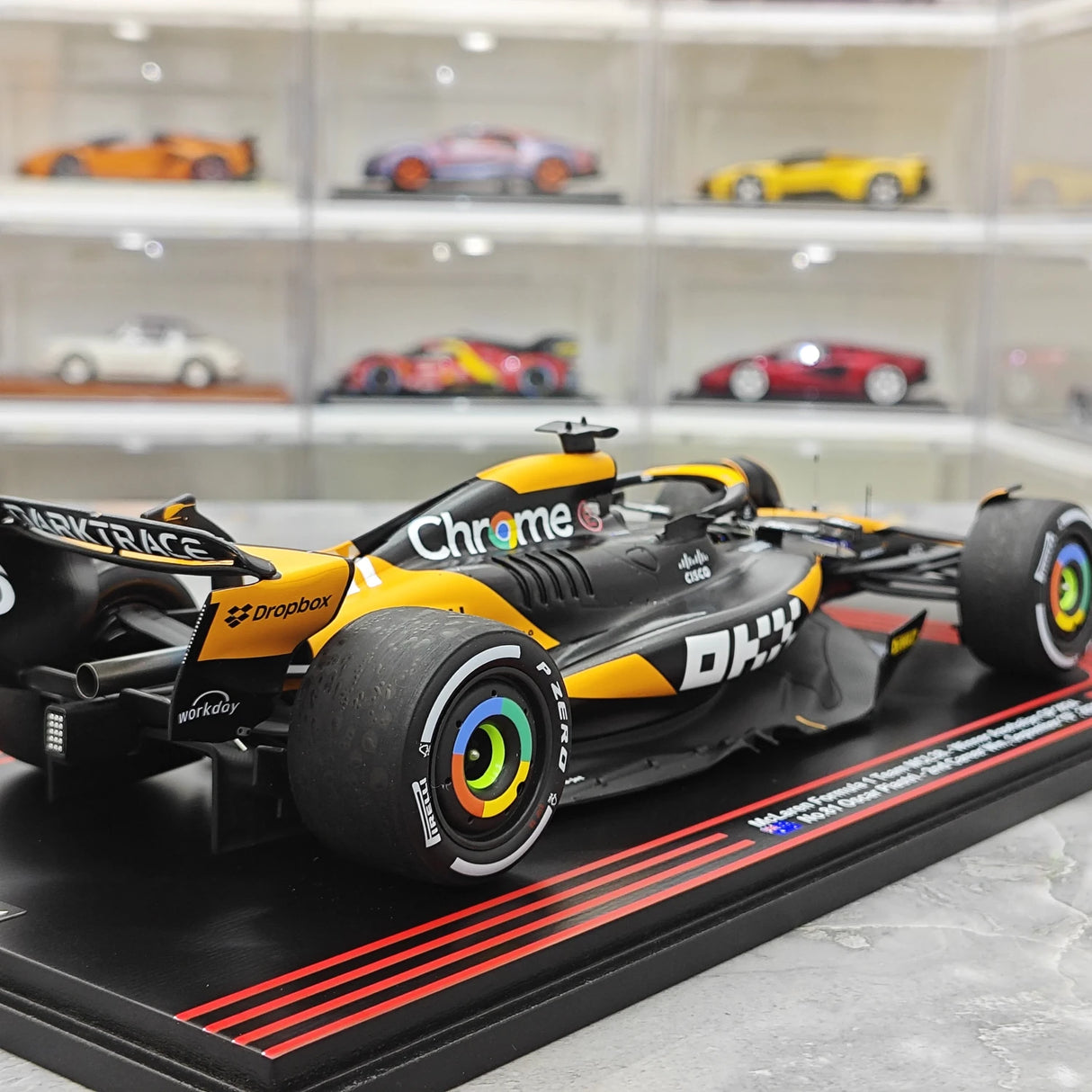 1:18 McLaren 2024 MCL38 #81 Azerbaijan GP Oscar Piastri F1 modelo de coche de resina de Spark - vista 8