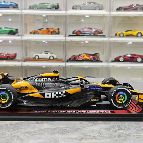 1:18 McLaren 2024 MCL38 #81 Aserbaidschan GP Oscar Piastri F1 Harzmodellauto von Spark – Ansicht 9
