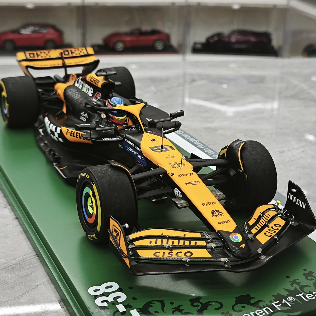 1:18 McLaren 2024 MCL38 #81 Hungarian GP Oscar Piastri F1 model car by Spark - view 10