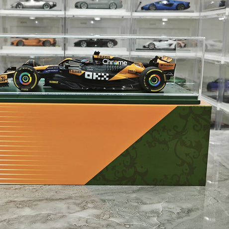 1:18 McLaren 2024 MCL38 #81 Hungarian GP Oscar Piastri F1 model car by Spark - view 14