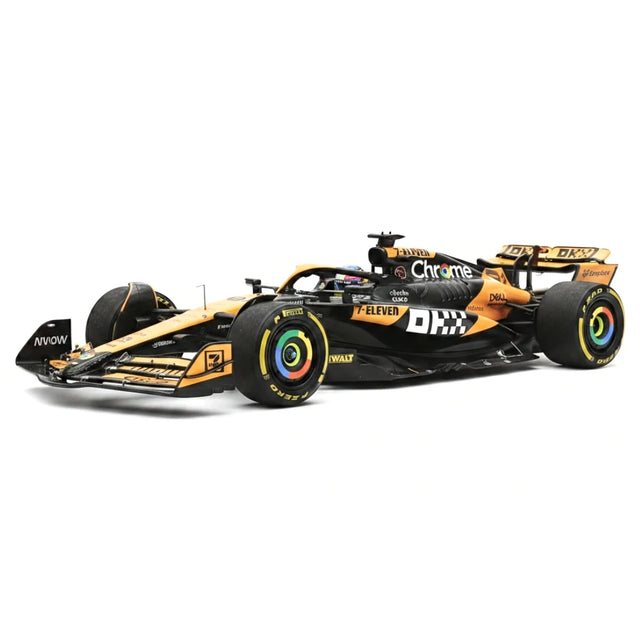 1:18 McLaren 2024 MCL38 #81 Hungarian GP Oscar Piastri F1 model car by Spark - view 16