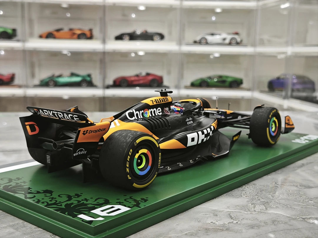 1:18 McLaren 2024 MCL38 #81 Hungarian GP Oscar Piastri F1 model car by Spark - view 8