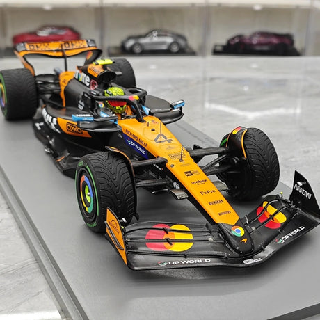 1:18 McLaren 2025 MCL39 #4 Australian GP Winner model car by Spark - view 10