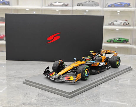 1:18 McLaren 2025 MCL39 #4 Australian GP Winner model car by Spark - view 15
