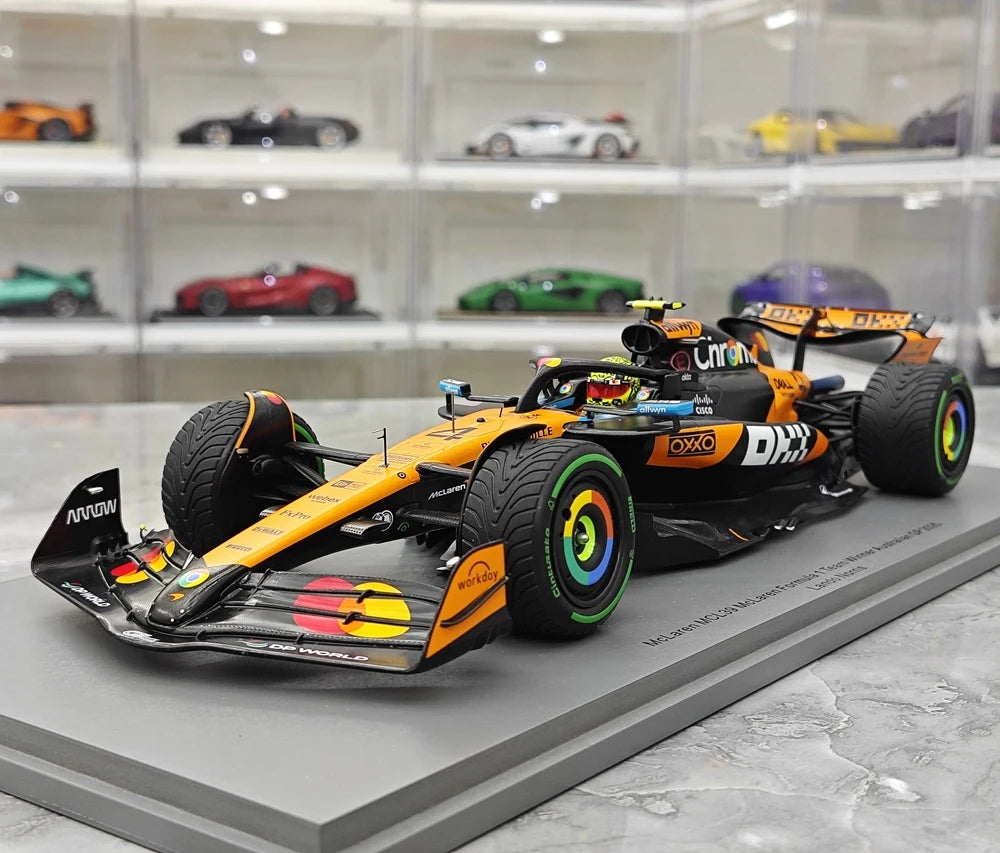 1:18 McLaren 2025 MCL39 #4 Australian GP Winner model car by Spark - view 3