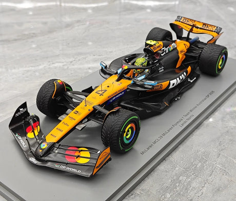 1:18 McLaren 2025 MCL39 #4 Australian GP Winner model car by Spark - view 4