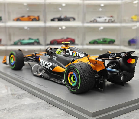 1:18 McLaren 2025 MCL39 #4 Australian GP Winner model car by Spark - view 6