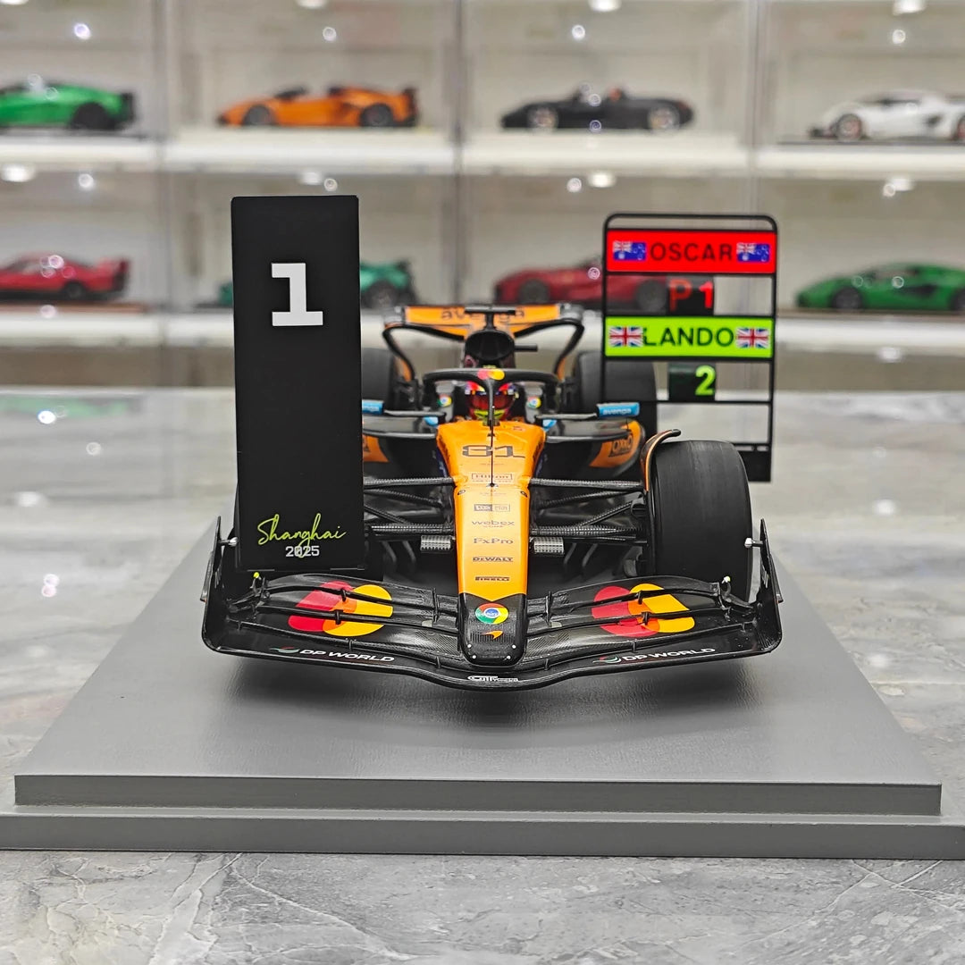 1:18 McLaren 2025 MCL39 #81 Chinese GP Oscar Piastri F1 model car by Spark - view 1