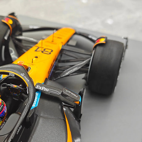 1:18 McLaren 2025 MCL39 #81 Chinese GP Oscar Piastri F1 model car by Spark - view 13