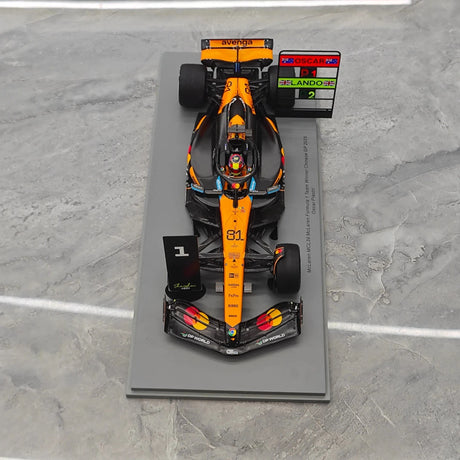 1:18 McLaren 2025 MCL39 #81 Chinese GP Oscar Piastri F1 model car by Spark - view 2