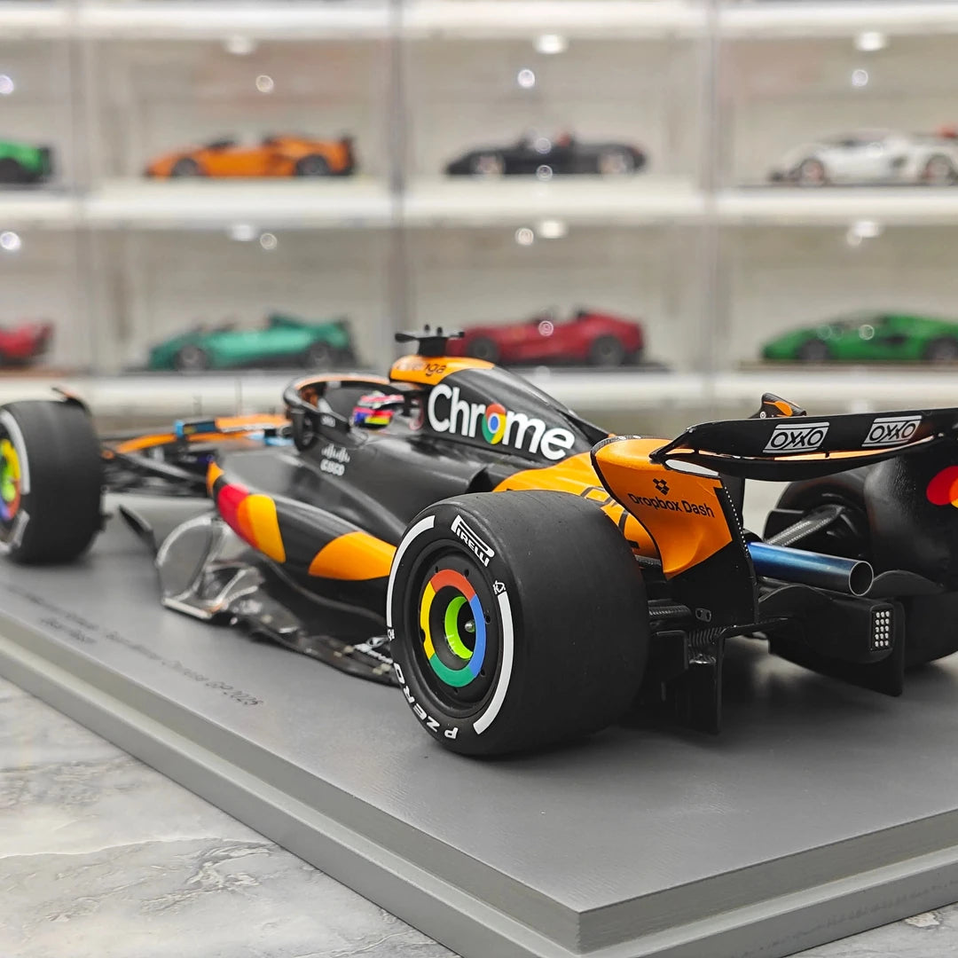1:18 McLaren 2025 MCL39 #81 Chinese GP Oscar Piastri F1 model car by Spark - view 6