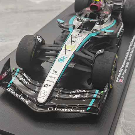 1:18 Mercedes–AMG 2024 F1 W15 E Performance #44 Abu Dhabi GP Lewis Hamilton F1 Resin-Modell von Spark – siehe 11