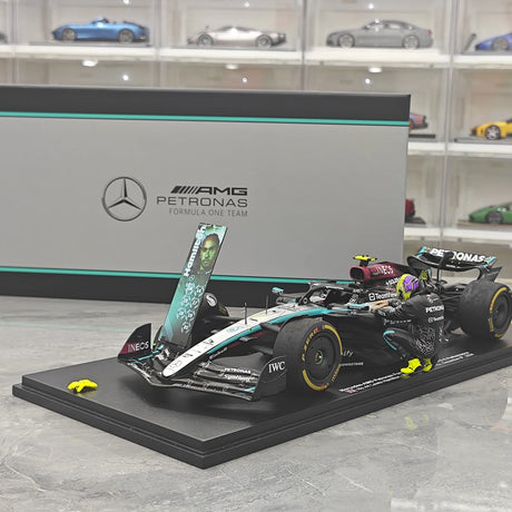 1:18 Mercedes–AMG 2024 F1 W15 E Performance #44 Abu Dhabi GP Lewis Hamilton F1 Resin-Modellauto von Spark – siehe 16