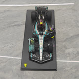 1:18 Mercedes-AMG 2024 F1 W15 E Performance #44 Abu Dhabi GP Lewis Hamilton F1 Resin-Modellauto von Spark - Ansicht 2
