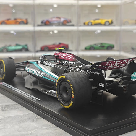 1:18 Mercedes-AMG 2024 F1 W15 E Performance #44 Abu Dhabi GP Lewis Hamilton F1 Resin-Modell von Spark - Ansicht 6