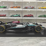 1:18 Mercedes–AMG 2024 F1 W15 E Performance #44 Abu Dhabi GP Lewis Hamilton F1 Harzmodellauto von Spark – Ansicht 9