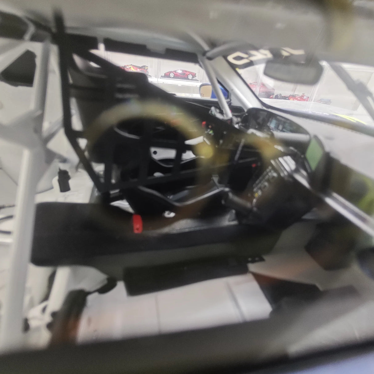 1:18 Porsche 2025 911 992 GT3 R #96 موديل سيارة سبا 24 ساعة من إنتاج Spark - منظر 13