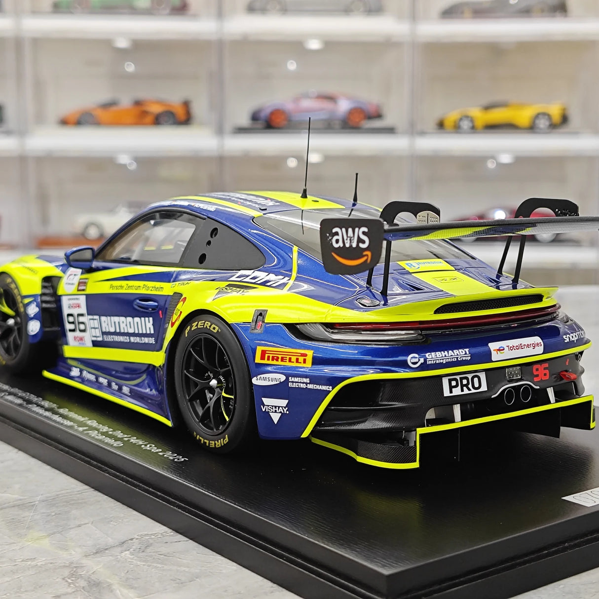 1:18 Porsche 2025 911 992 GT3 R #96 موديل سيارة سبا 24 ساعة من إنتاج Spark - عرض 6