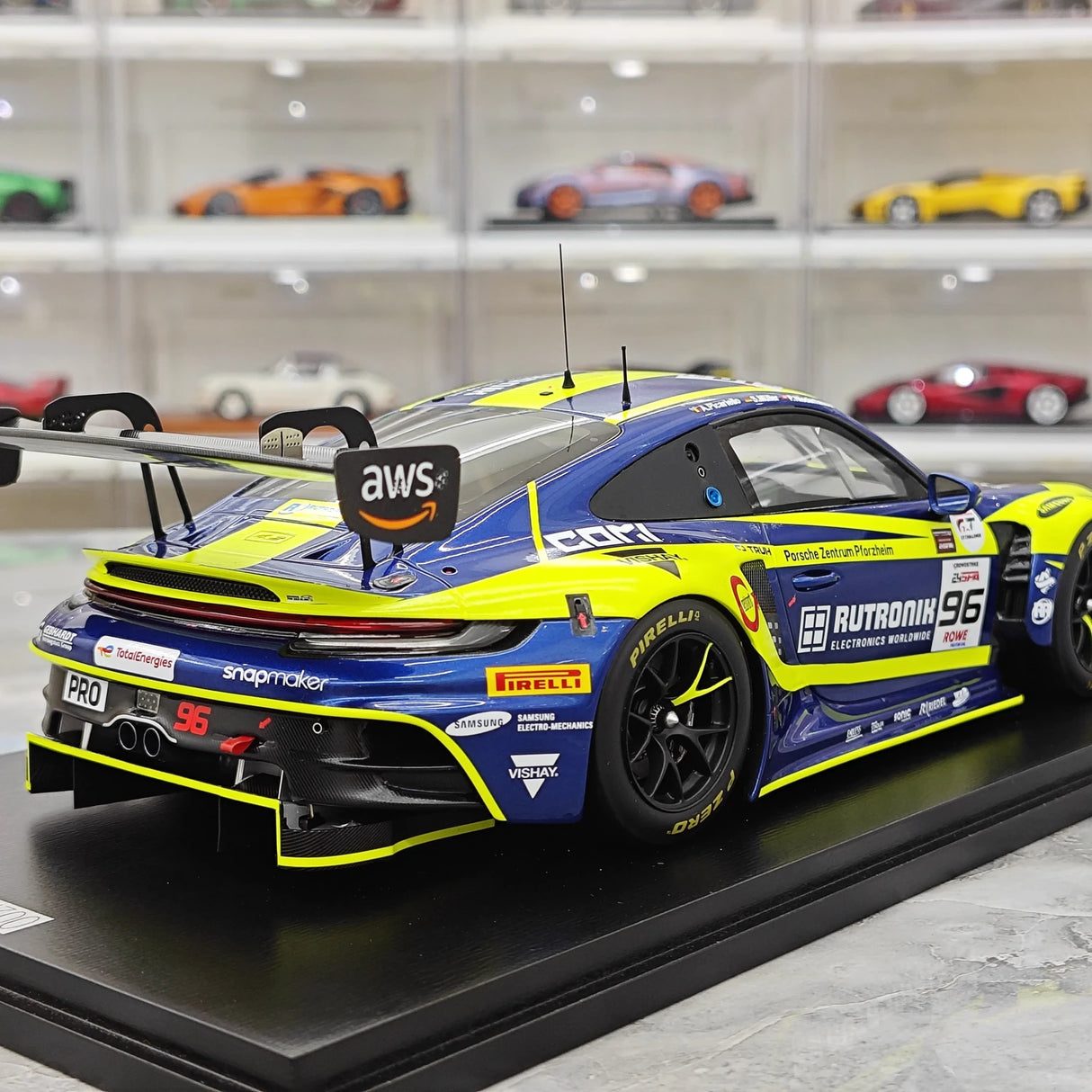 1:18 Porsche 2025 911 992 GT3 R #96 موديل سيارة سبا 24 ساعة من إنتاج Spark - عرض 8