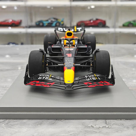 1:18 Red Bull 2022 RB18 #1 Belgian GP Max Verstappen F1 Resin-Modell von Spark – Ansicht 1