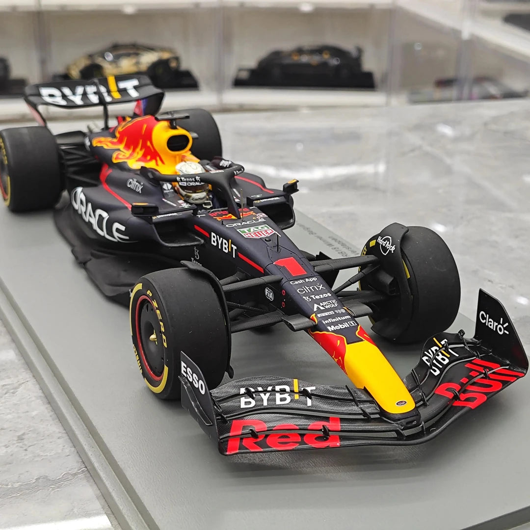 1:18 Red Bull 2022 RB18 #1 Belgian GP Max Verstappen F1 resin model car by Spark - view 10