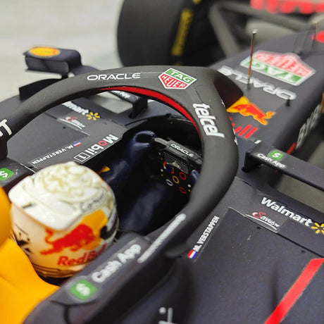 1:18 Red Bull 2022 RB18 #1 Belgian GP Max Verstappen F1 Resin-Modell von Spark – siehe 13
