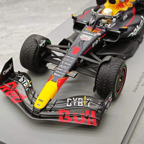 1:18 Red Bull 2022 RB18 #1 japanischer GP Max Verstappen F1 Harzmodell von Spark – siehe 11