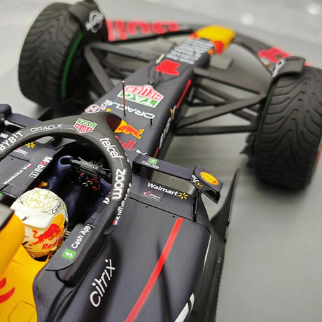 1:18 Red Bull 2022 RB18 #1 japanischer GP Max Verstappen F1 Harzmodellauto von Spark – Ansicht 13