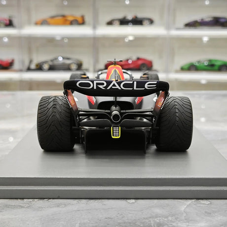 1:18 Red Bull 2022 RB18 #1 japanischer GP Max Verstappen F1 Harzmodell von Spark – Ansicht 7