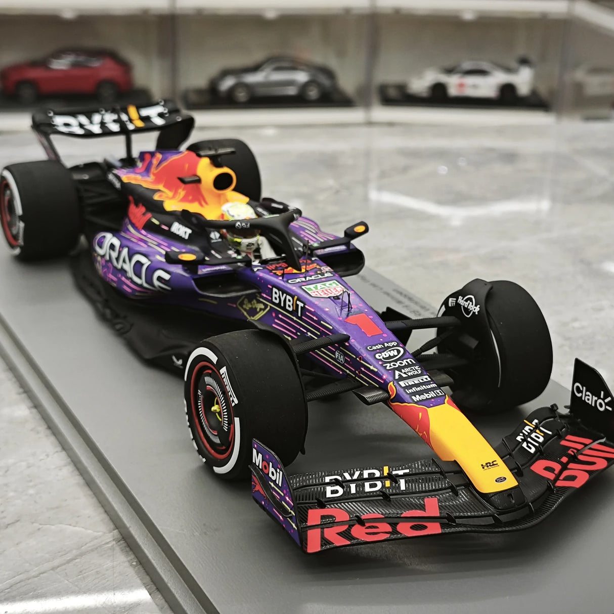1:18 Red Bull 2023 RB19 #1 Las Vegas GP Max Verstappen F1 Resin-Modell von Spark – siehe 10