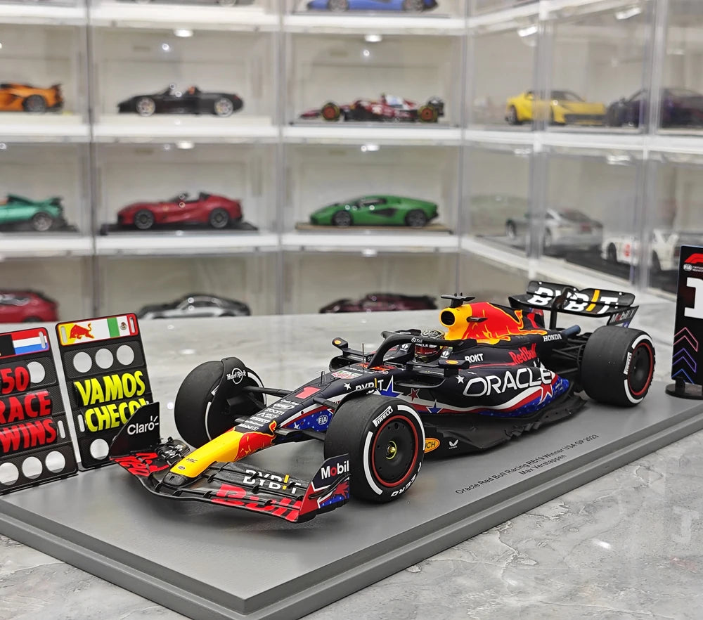 1:18 Rot Bull 2023 RB19 #1 United States GP Austin Modellauto by Spark - view 3
