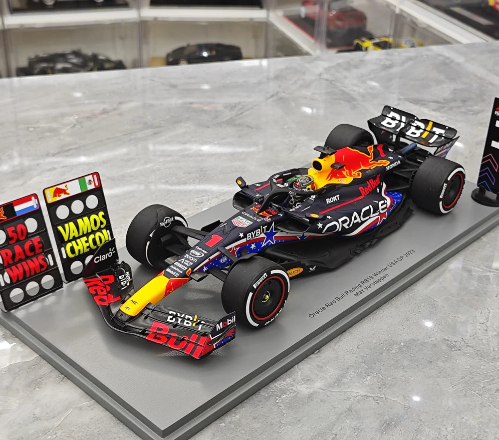 1:18 Rot Bull 2023 RB19 #1 United States GP Austin Modellauto by Spark - view 4