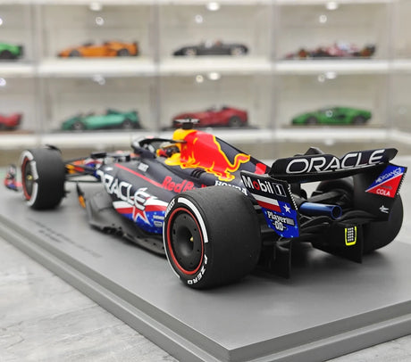 1:18 Rot Bull 2023 RB19 #1 United States GP Austin Modellauto by Spark - view 6