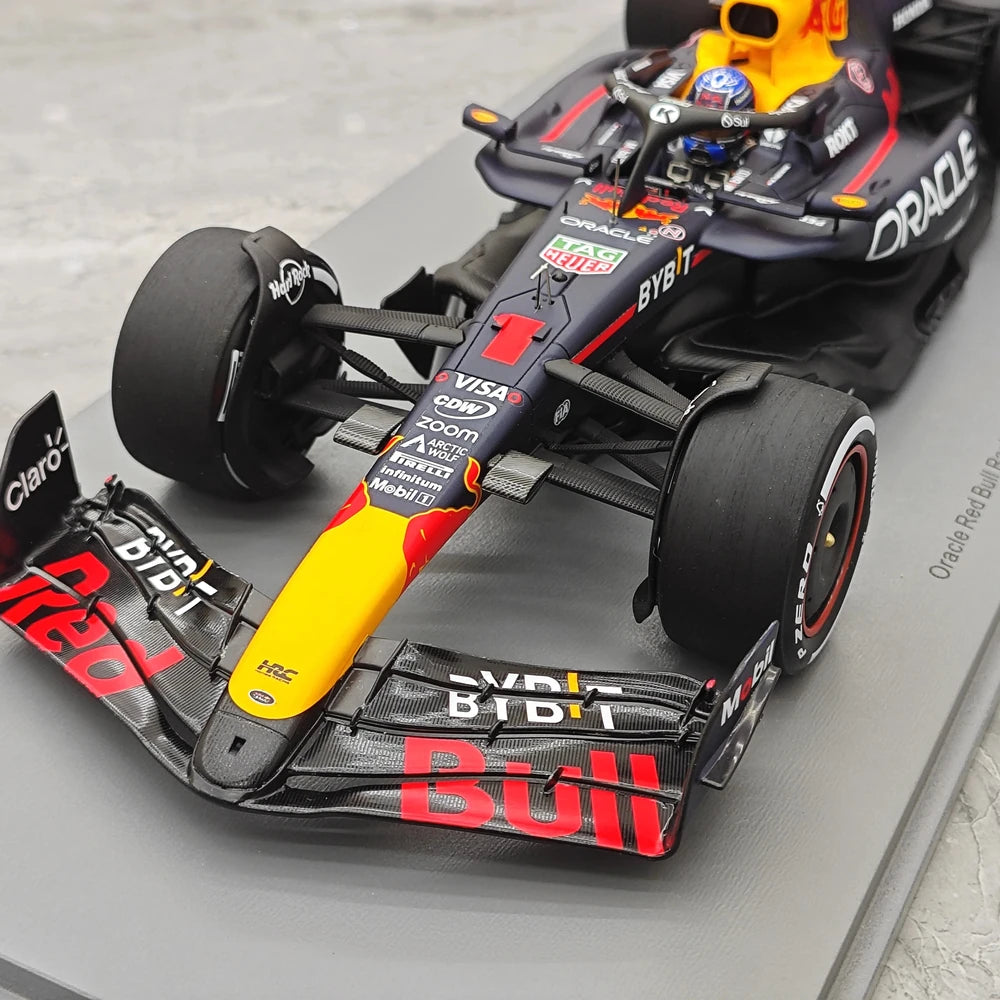 1:18 Rot Bull 2024 RB20 #1 Las Vegas GP Modellauto by Spark - view 11