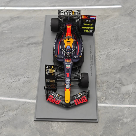 1:18 Rot Bull 2024 RB20 #1 Las Vegas GP Modellauto by Spark - view 2