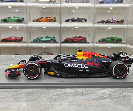 1:18 Rot Bull 2024 RB20 #1 Las Vegas GP Modellauto by Spark - view 5