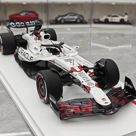 1:18 Red Bull 2025 RB21 #1 japanischer GP Max Verstappen F1 Harzmodellauto von Spark – Ansicht 10